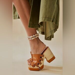 NEW IN BOX Free People Cassis Clogs ~ SOLD OUT ~ 40 ( 9 / 9.5)